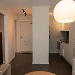 Modern Apt, Near Centre , Walking Distance Apartament *